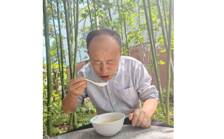 2025 健康飲食趨勢：天然食材成主流，隨州葛根粉走進(jìn)老年人餐桌