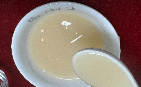 多少媽媽栽在輔導(dǎo)作業(yè)上！姥姥端來的一杯溫?zé)嵊袡C葛根粉，竟成了情緒 “滅火器”